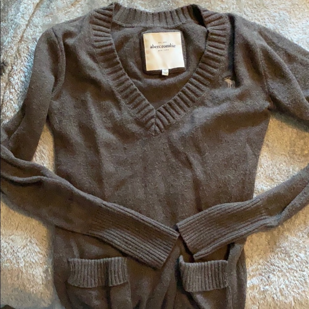 Abercrombie New York vneck sweater